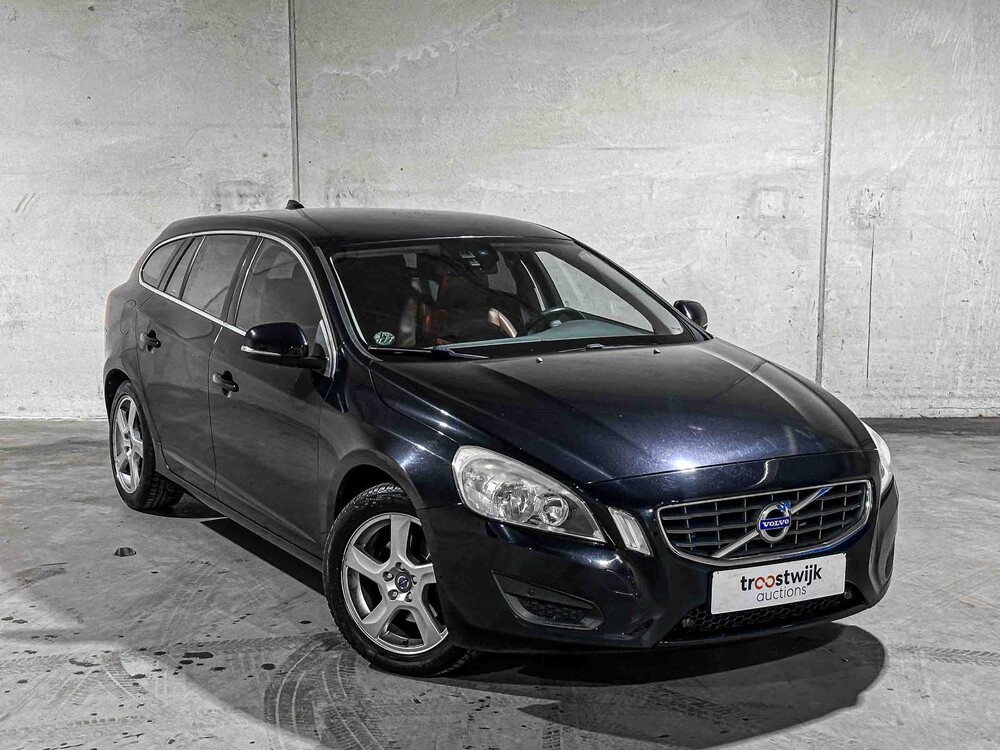 Volvo V60 1.6 T4 Momentum 179PS 2011, 34-RDF-3