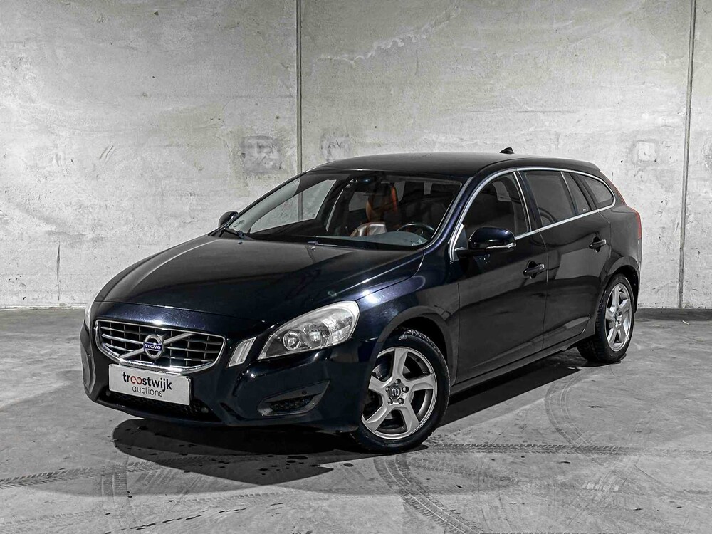 Volvo V60 1.6 T4 Momentum 179PS 2011, 34-RDF-3