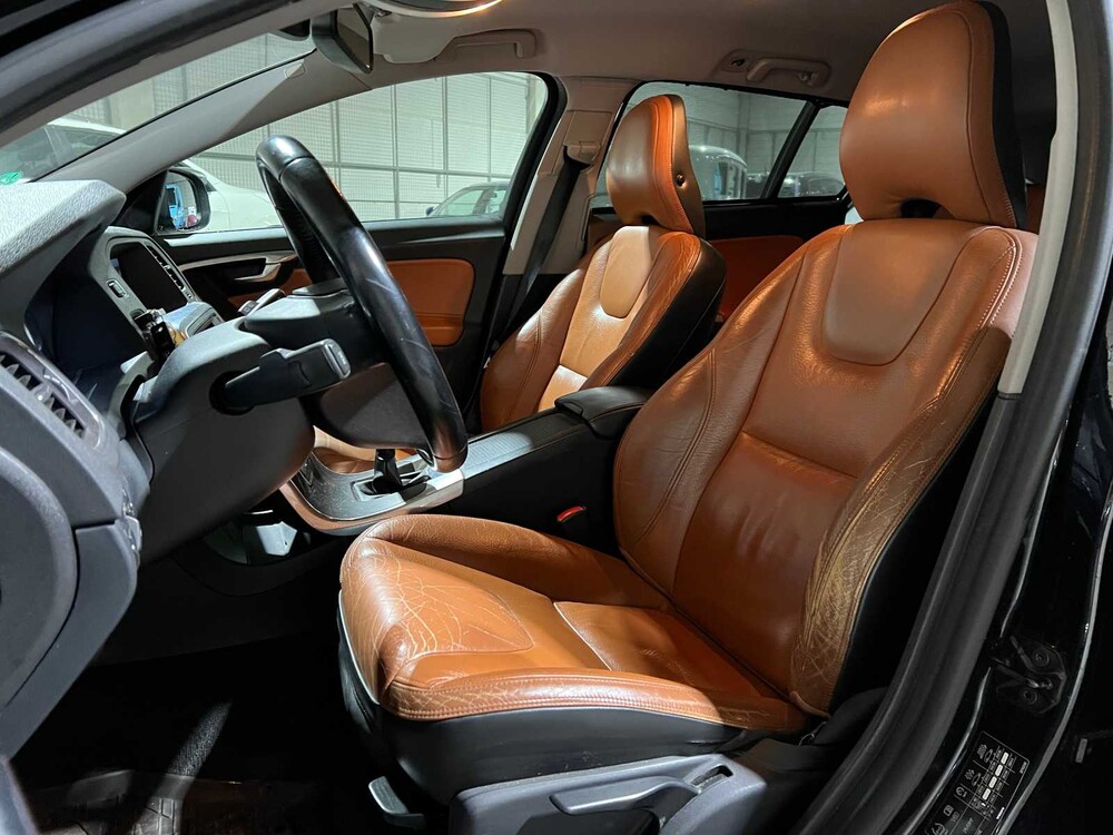 Volvo V60 1.6 T4 Momentum 179PS 2011, 34-RDF-3