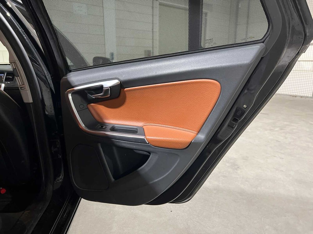 Volvo V60 1.6 T4 Momentum 179PS 2011, 34-RDF-3