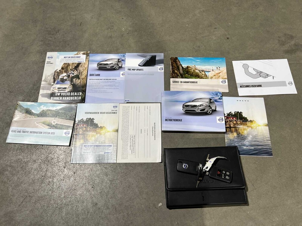 Volvo V60 1.6 T4 Momentum 179PS 2011, 34-RDF-3