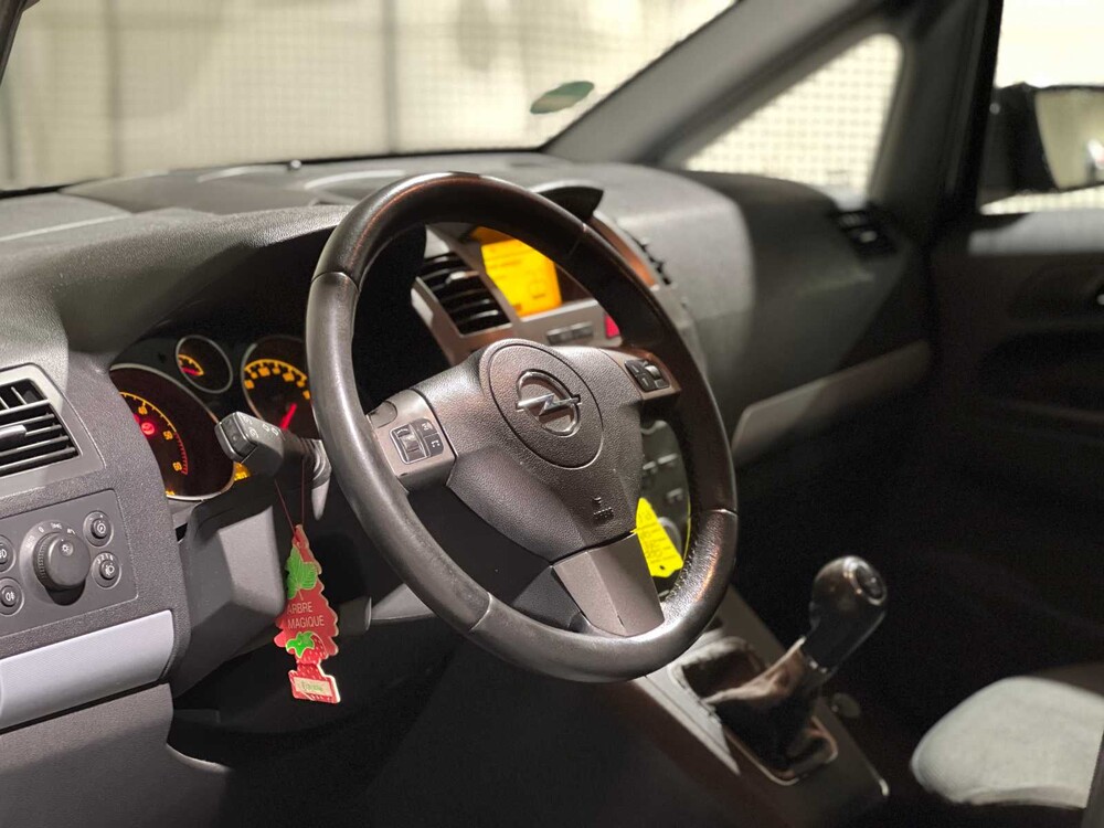 Opel Zafira 1.9 CDTi Enjoy 7-Personen 120PS 2005, P-660-PX