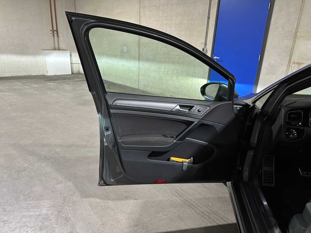 Volkswagen Golf 1.5 TSI Highline Business R 150PS 2019, ZD-532-L