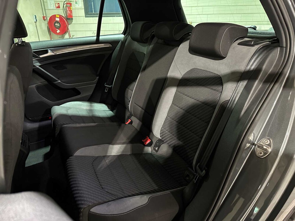 Volkswagen Golf 1.5 TSI Highline Business R 150PS 2019, ZD-532-L