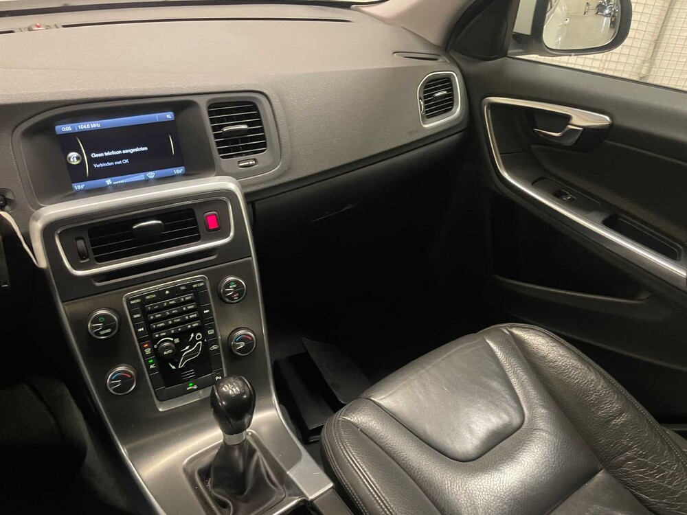Volvo V60 1.6 T3 Kinetic 150PS 2011 (Original-NL), 36-PGK-5
