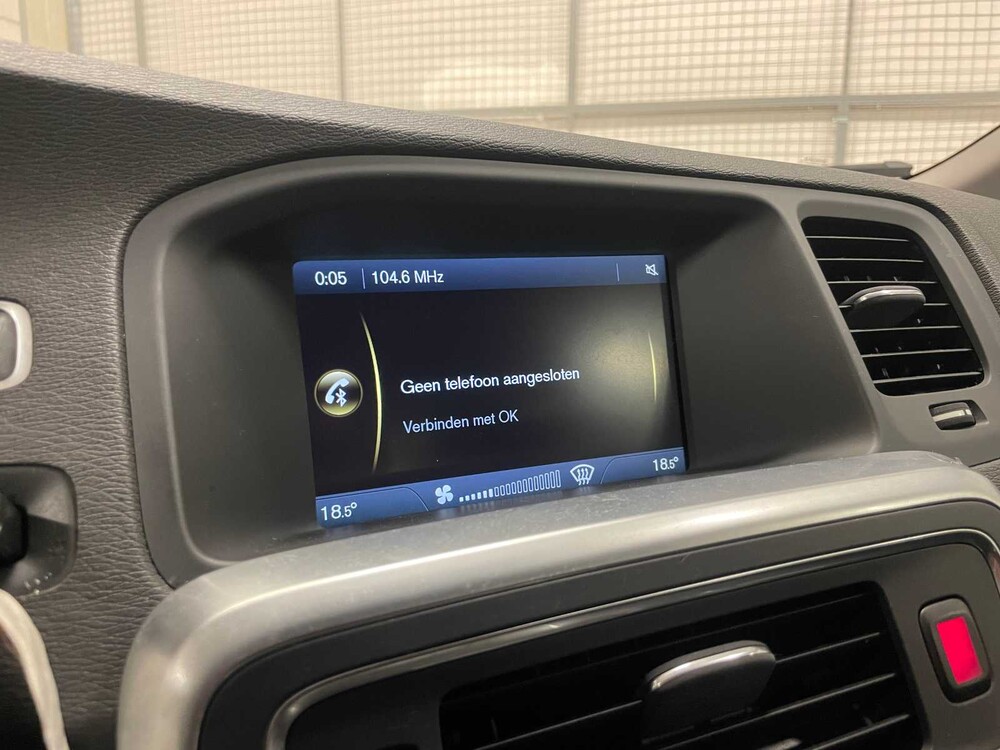 Volvo V60 1.6 T3 Kinetic 150PS 2011 (Original-NL), 36-PGK-5