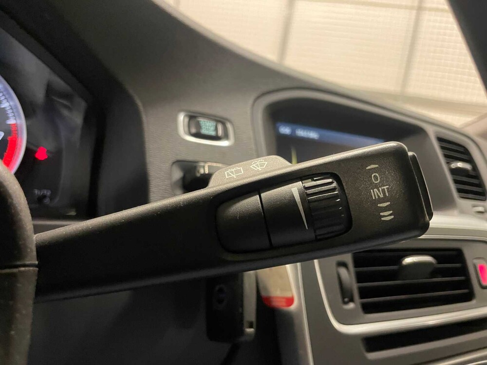 Volvo V60 1.6 T3 Kinetic 150PS 2011 (Original-NL), 36-PGK-5