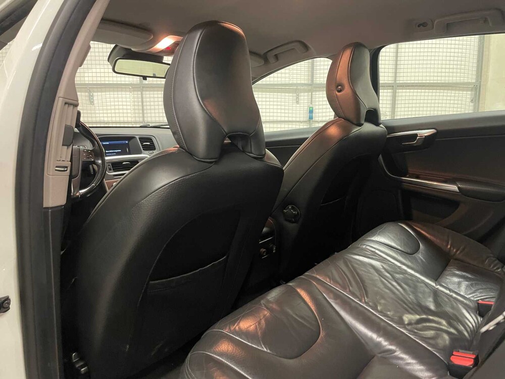Volvo V60 1.6 T3 Kinetic 150PS 2011 (Original-NL), 36-PGK-5