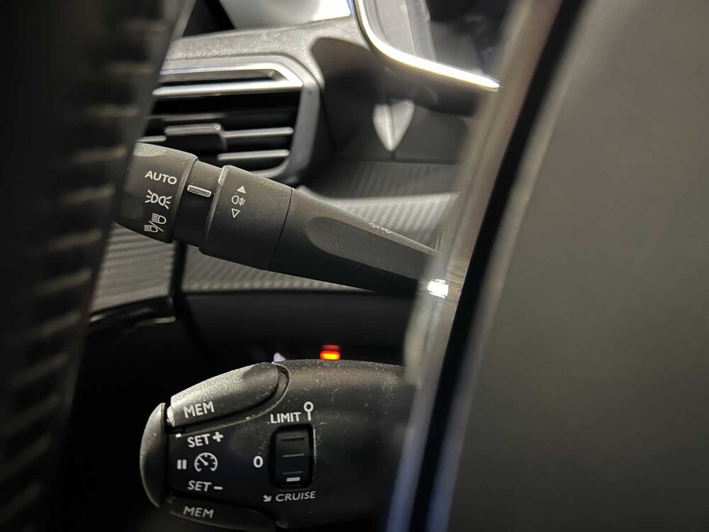 Peugeot 208 1.2 PureTech Blue Lease Allure 101PS 2020, K-806-BB