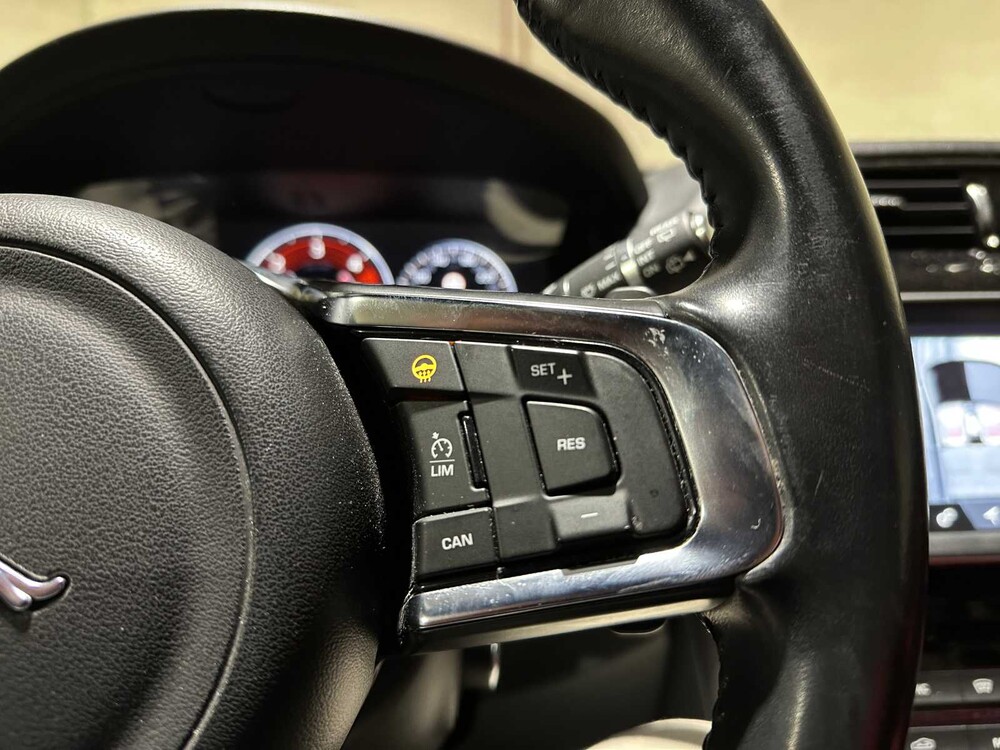 Jaguar F-PACE 2.0 Portfolio AWD 20d 179hp 2016, KK-975-V