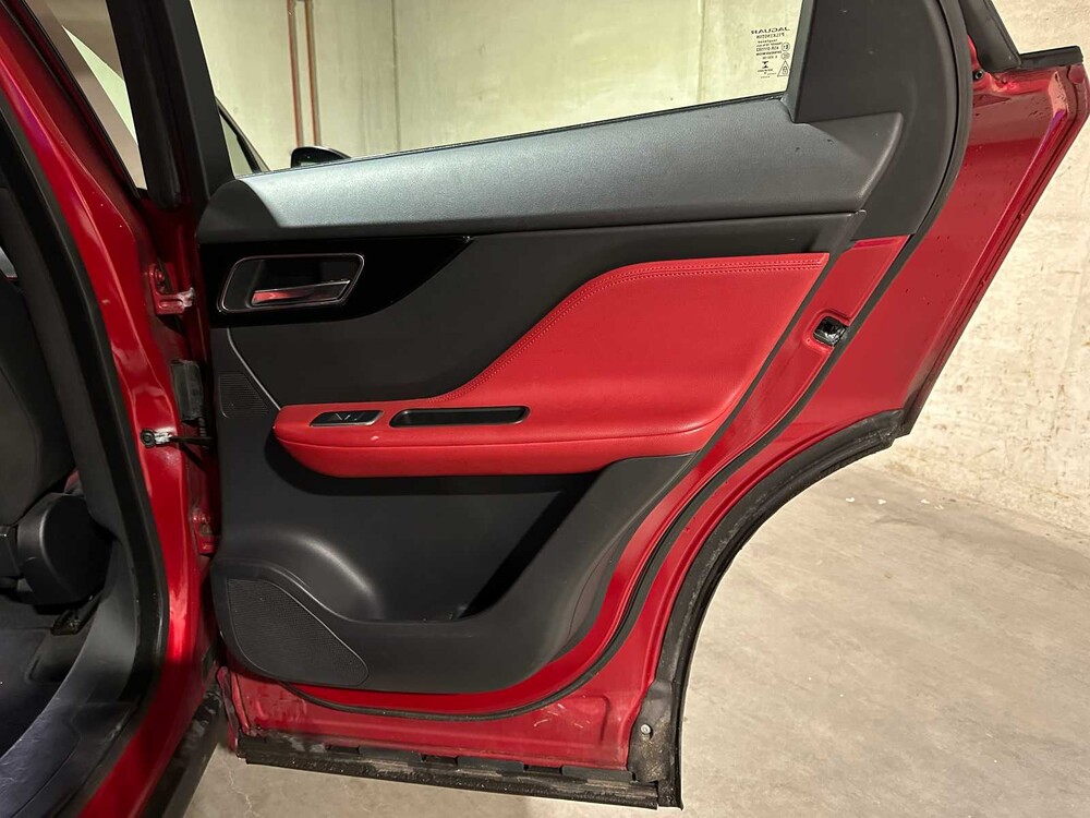 Jaguar F-PACE 2.0 Portfolio AWD 20d 179hp 2016, KK-975-V