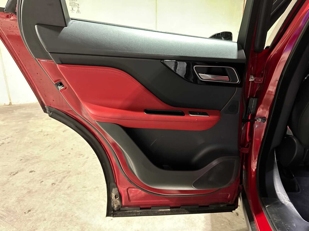 Jaguar F-PACE 2.0 Portfolio AWD 20d 179hp 2016, KK-975-V