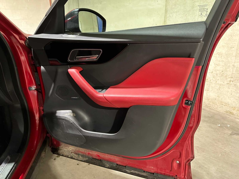 Jaguar F-PACE 2.0 Portfolio AWD 20d 179hp 2016, KK-975-V