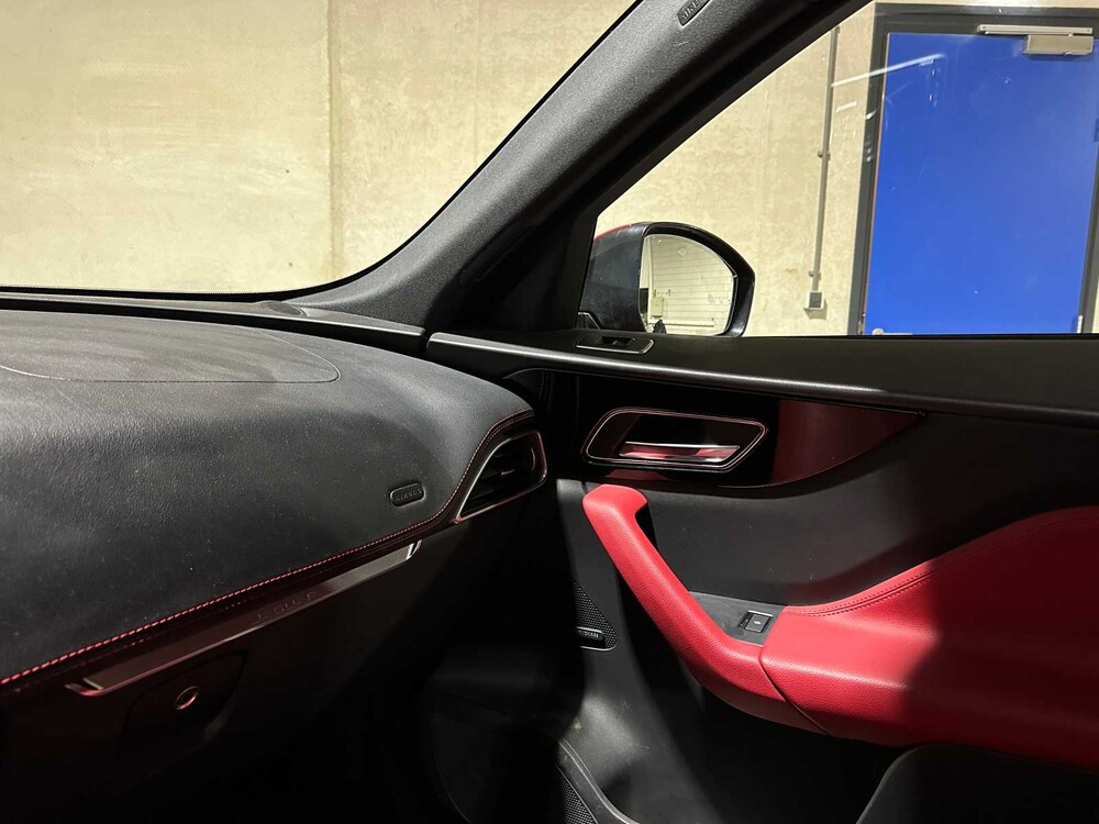 Jaguar F-PACE 2.0 Portfolio AWD 20d 179hp 2016, KK-975-V