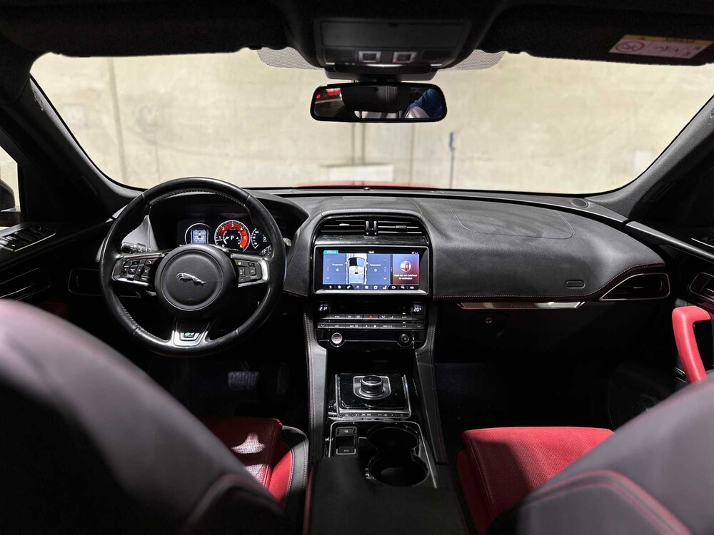 Jaguar F-PACE 2.0 Portfolio AWD 20d 179hp 2016, KK-975-V