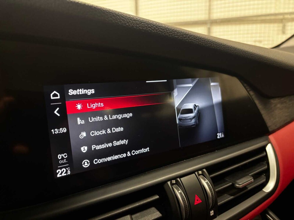 Alfa Romeo Guilia (Facelift) 280hp 2020 -NERO BLACK EDITION-