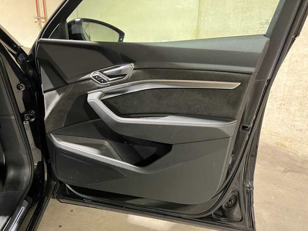 Audi e-tron 50 S-Line Quattro Launch Edition Black 71 kWh 313hp 2019, H-013-BN