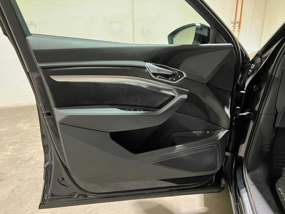 Audi e-tron 50 S-Line Quattro Launch Edition Black 71 kWh 313hp 2019, H-013-BN