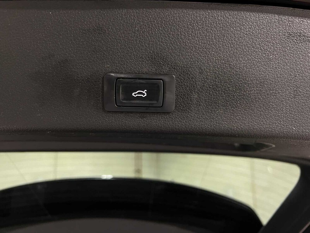 Audi e-tron 50 S-Line Quattro Launch Edition Black 71 kWh 313hp 2019, H-013-BN