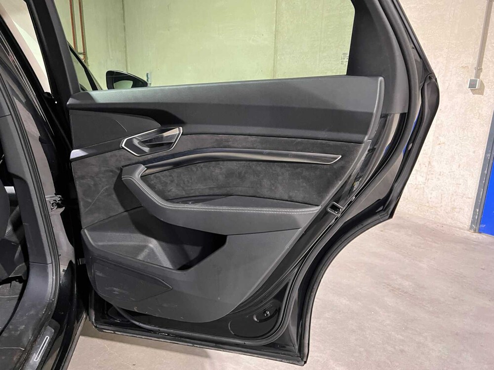 Audi e-tron 50 S-Line Quattro Launch Edition Black 71 kWh 313hp 2019, H-013-BN