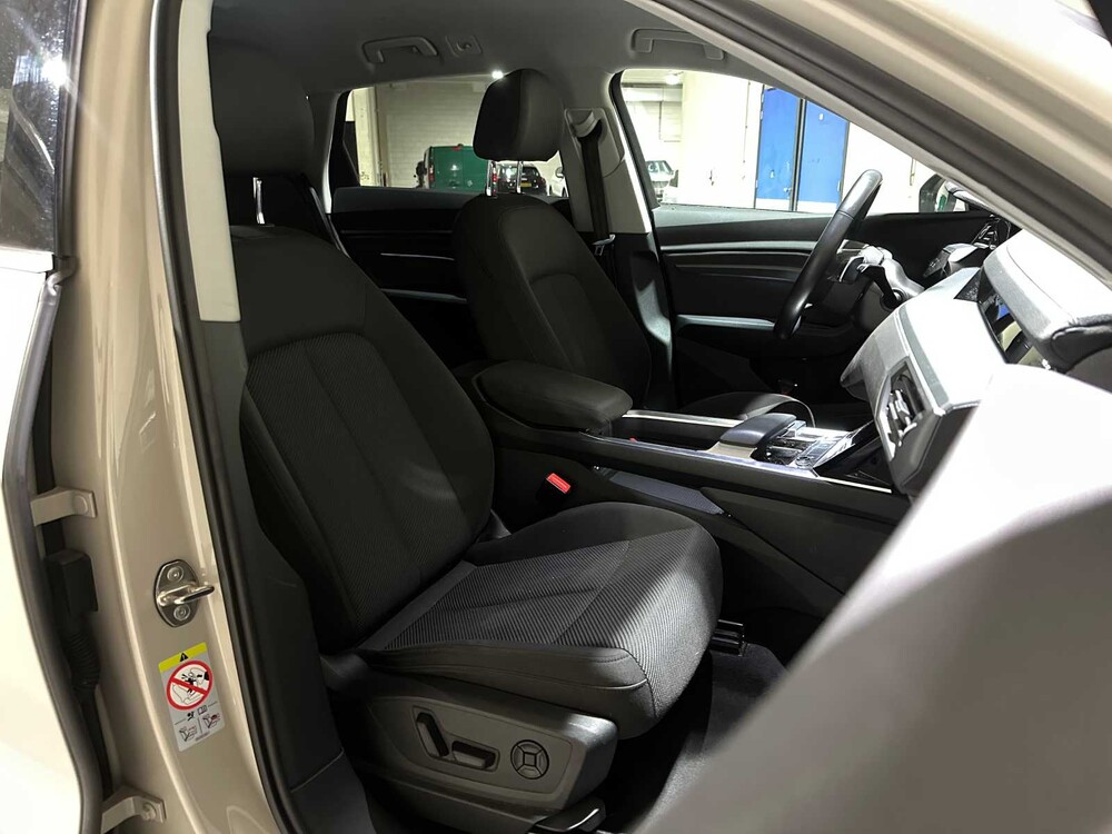 Audi e-tron 50 Quattro Business Edition 71 kWh 313pk 2020, J-746-HG