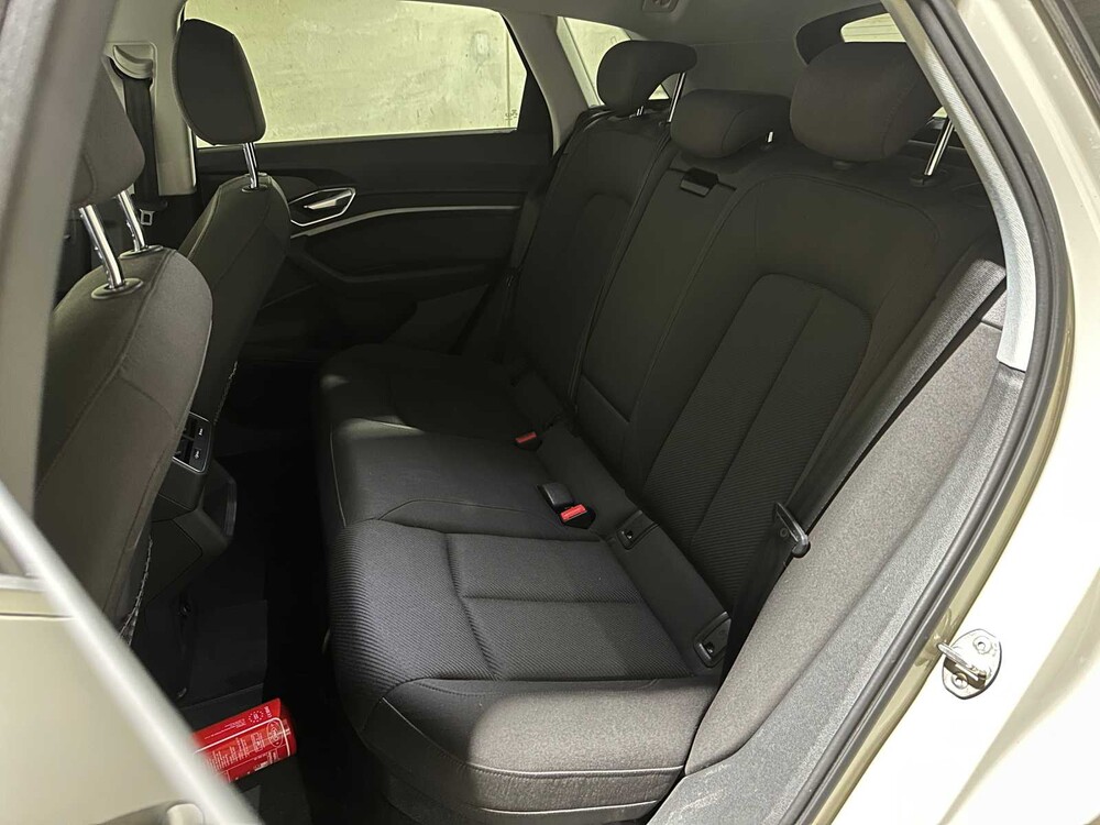 Audi e-tron 50 Quattro Business Edition 71 kWh 313pk 2020, J-746-HG