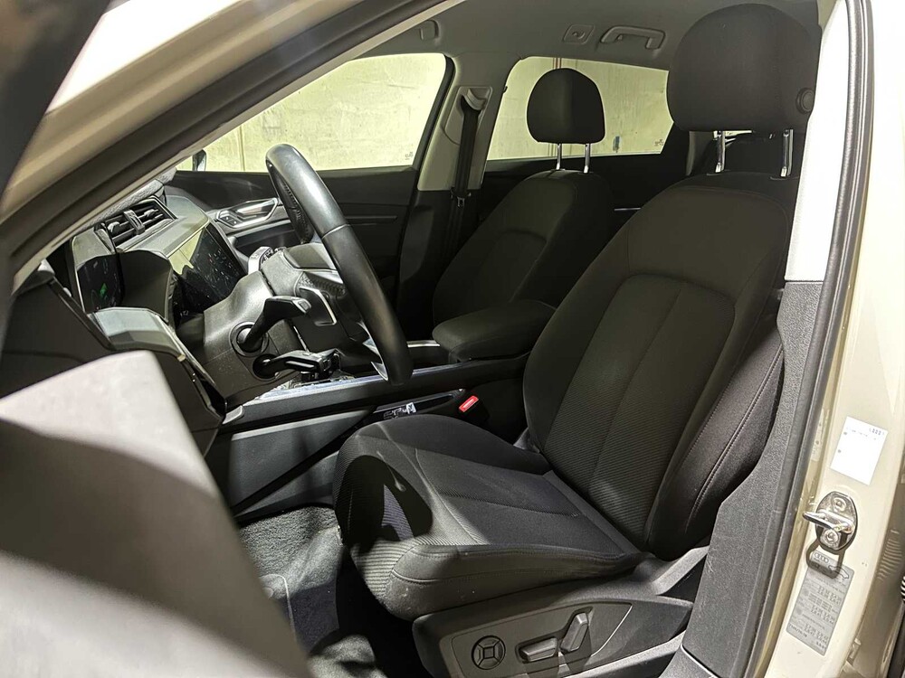 Audi e-tron 50 Quattro Business Edition 71 kWh 313pk 2020, J-746-HG