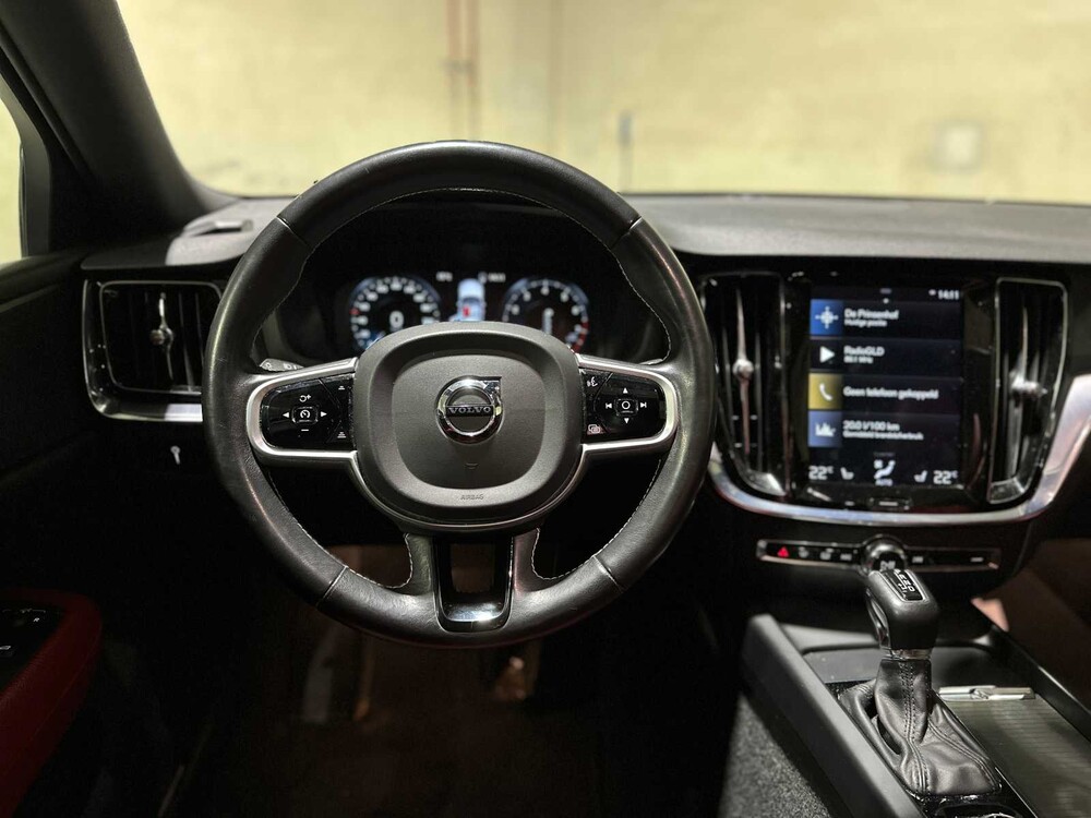 Volvo V60 2.0 T4 R-Design 190pk 2020, J-495-DH
