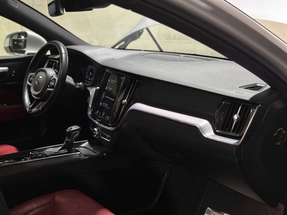 Volvo V60 2.0 T4 R-Design 190pk 2020, J-495-DH