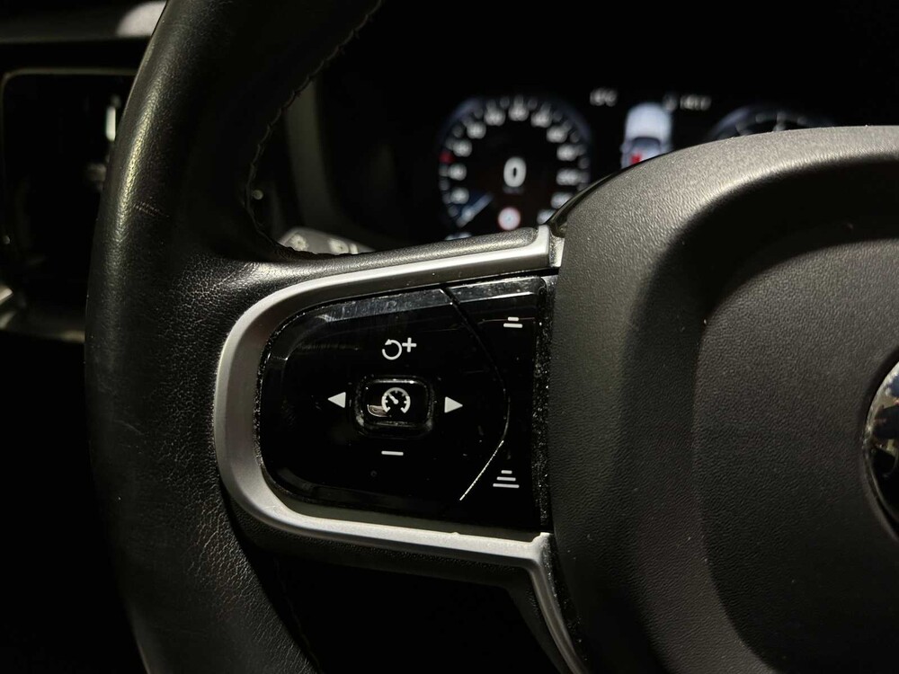 Volvo V60 2.0 T4 R-Design 190pk 2020, J-495-DH
