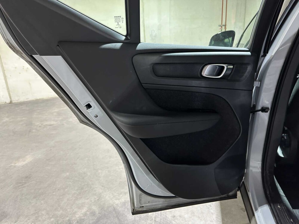 Volvo XC40 Recharge P8 AWD R-Design 408pk 2021, L-317-FX