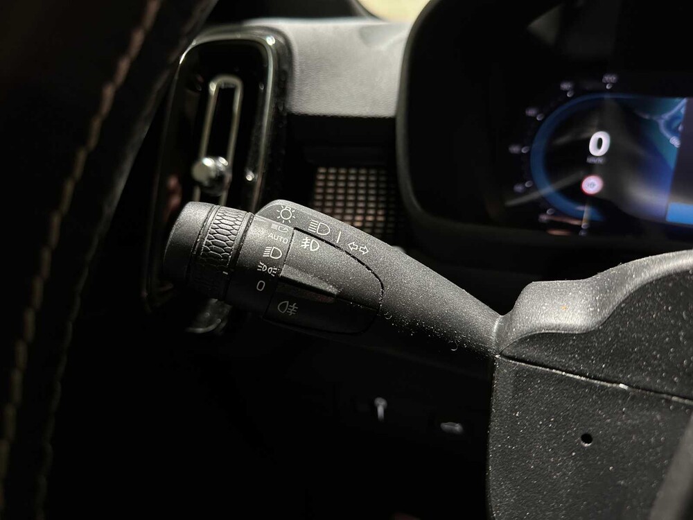 Volvo XC40 Recharge P8 AWD R-Design 408pk 2021, L-317-FX