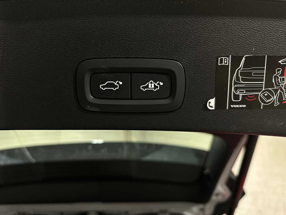 Volvo XC40 Recharge P8 AWD R-Design 408pk 2021, L-317-FX