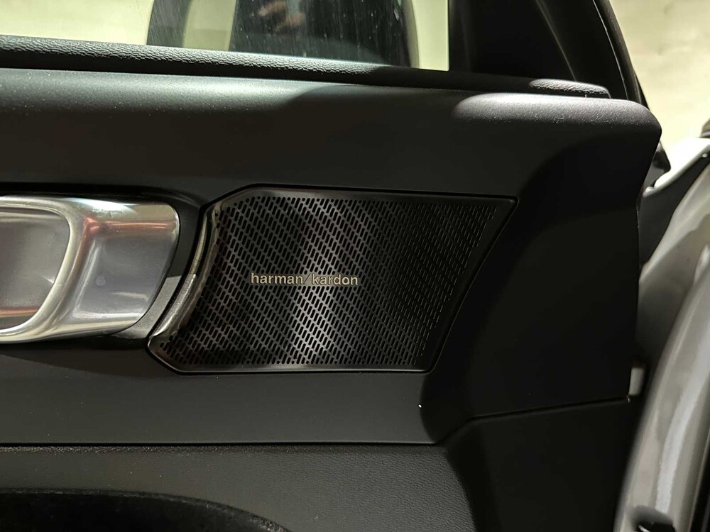 Volvo XC40 Recharge P8 AWD R-Design 408pk 2021, L-317-FX