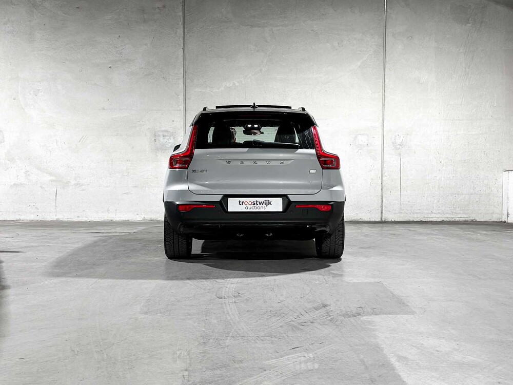 Volvo XC40 Recharge P8 AWD R-Design 408pk 2021, L-317-FX