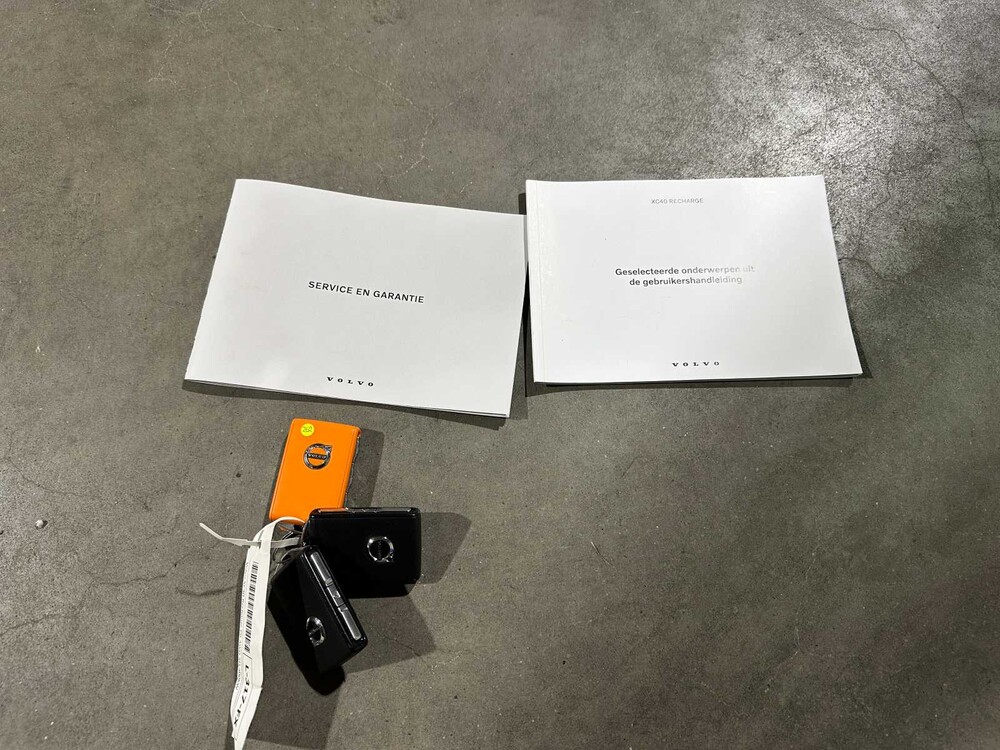 Volvo XC40 Recharge P8 AWD R-Design 408pk 2021, L-317-FX