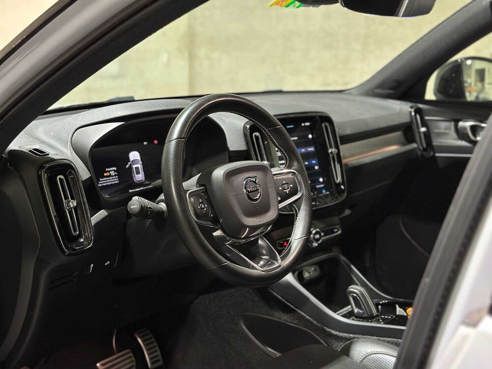 Volvo XC40 Recharge P8 AWD R-Design 408pk 2021, L-317-FX