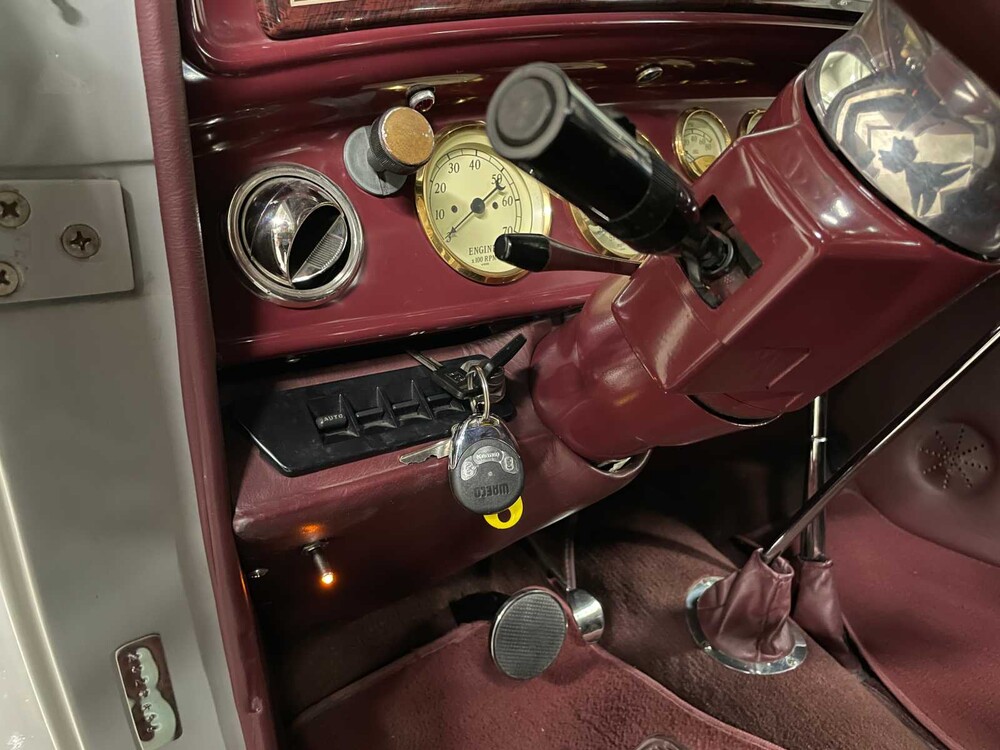 Buick 4-Door Sedan V8 (Resto-Mod) 200pk 1929 -Chevrolet 350 V8 Engine-, AR-08-27