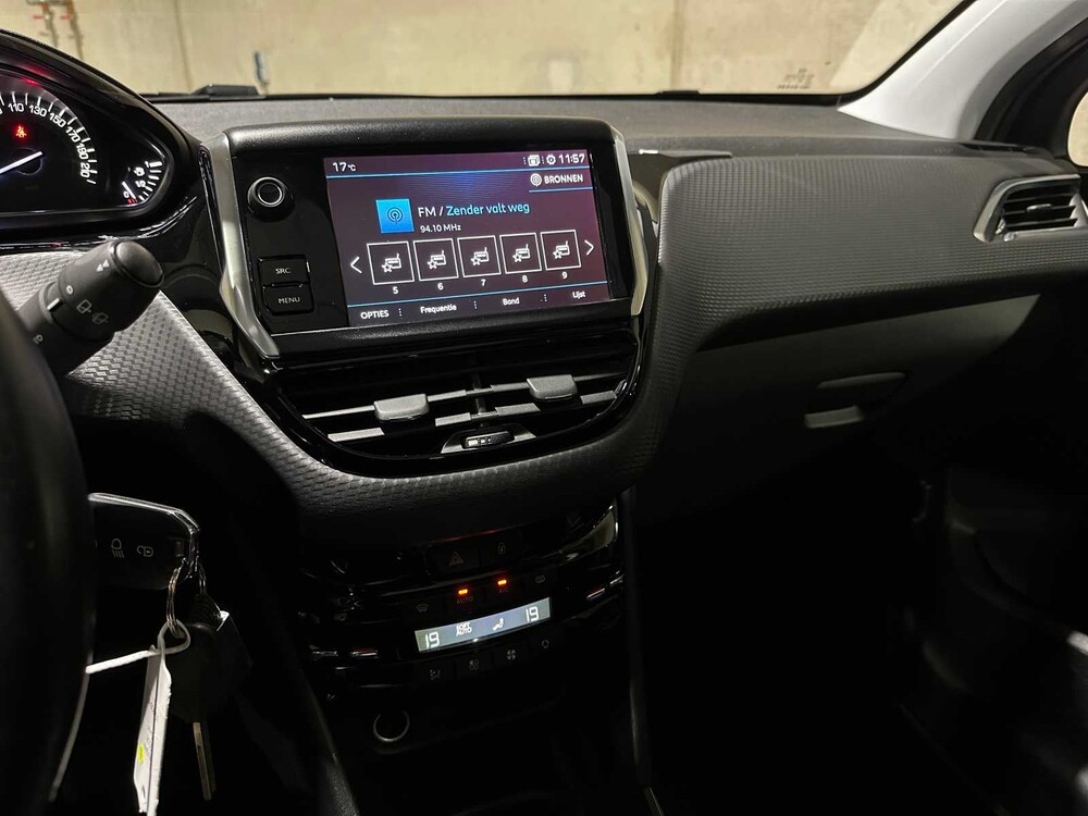 Peugeot 2008 1.2 PureTech GT-line 131pk 2017, XJ-930-V