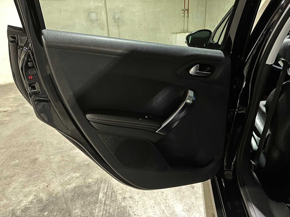 Peugeot 2008 1.2 PureTech GT-line 131pk 2017, XJ-930-V