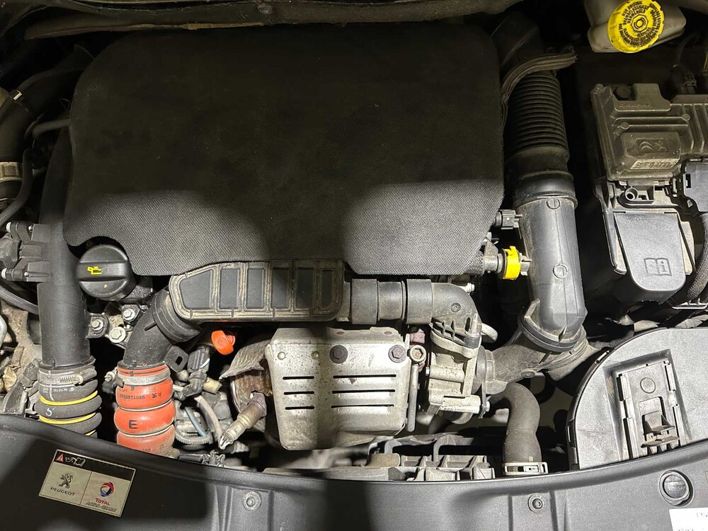 Peugeot 2008 1.2 PureTech GT-line 131pk 2017, XJ-930-V