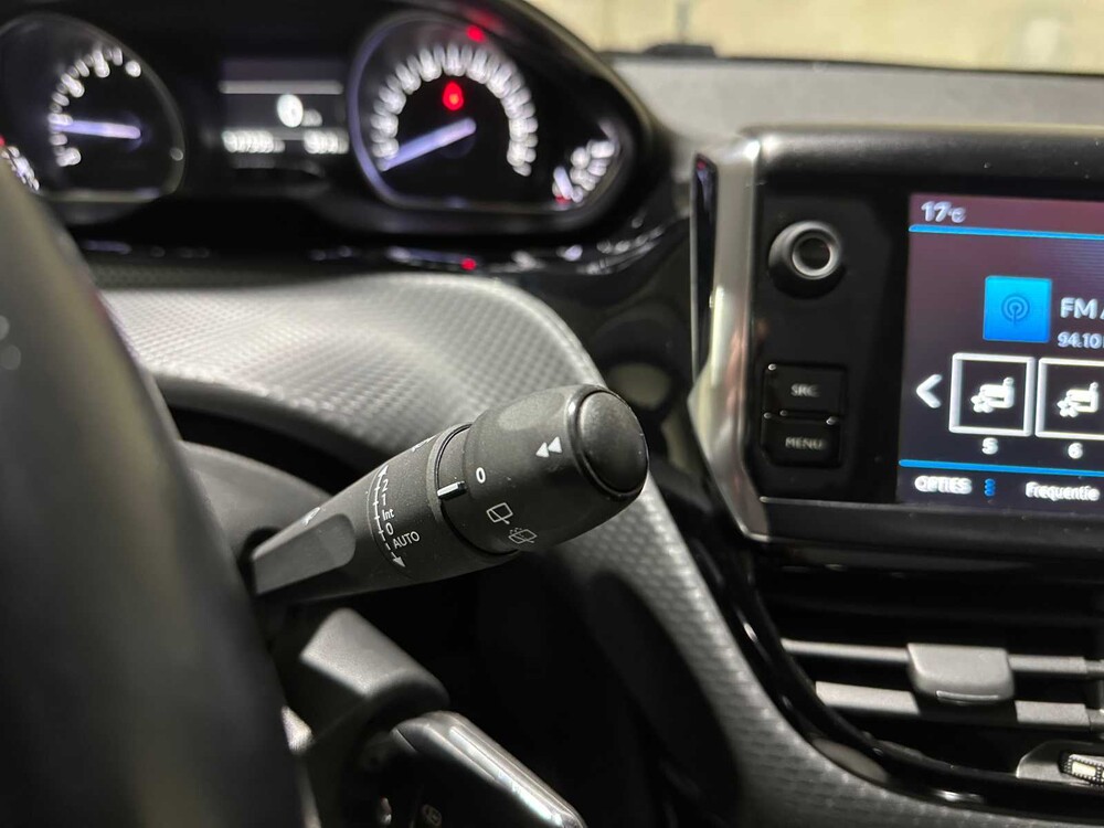 Peugeot 2008 1.2 PureTech GT-line 131pk 2017, XJ-930-V