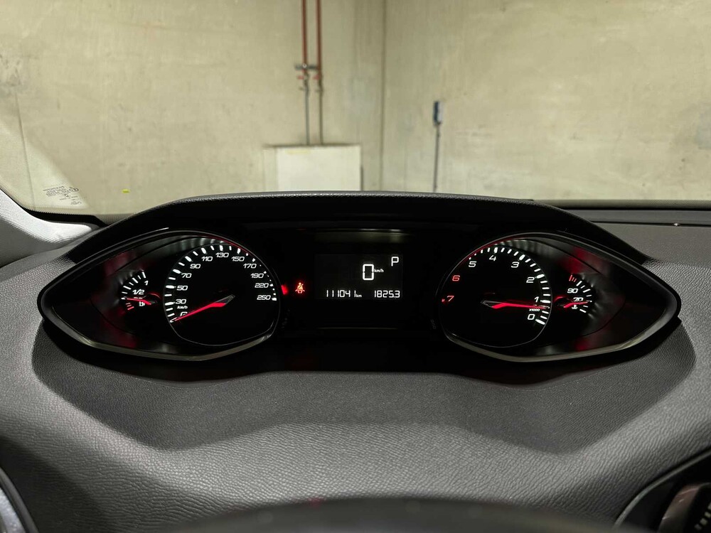 Peugeot 308 1.2 PureTech Allure 131pk 2014, 9-XZD-80