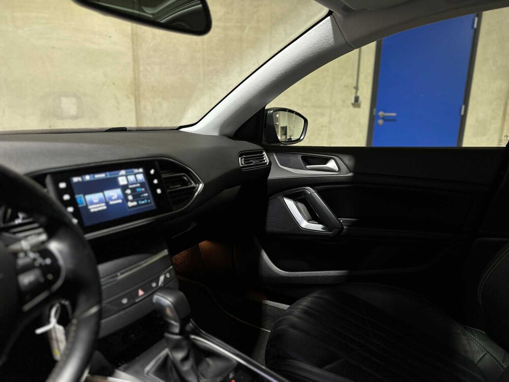 Peugeot 308 1.2 PureTech Allure 131pk 2014, 9-XZD-80