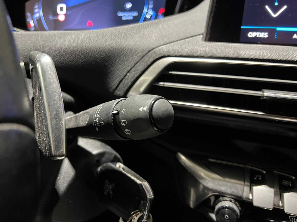 Peugeot 5008 1.2 PureTech Blue Lease Executive 131PS 2020, G-076-XH