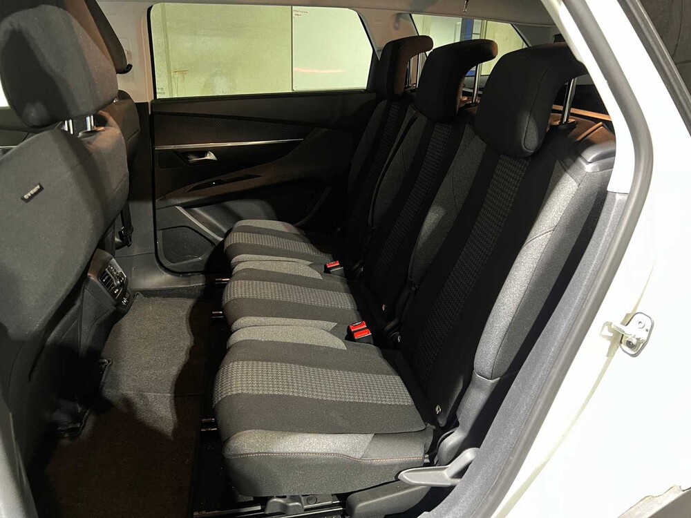 Peugeot 5008 1.2 PureTech Blue Lease Executive 131PS 2020, G-076-XH