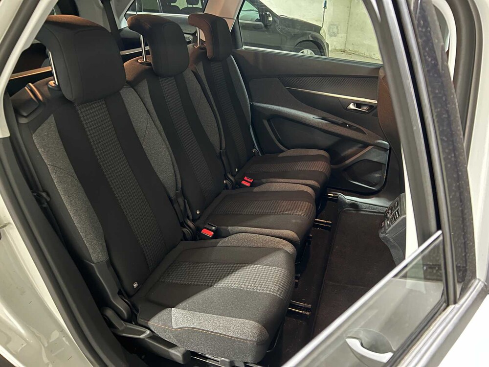 Peugeot 5008 1.2 PureTech Blue Lease Executive 131PS 2020, G-076-XH