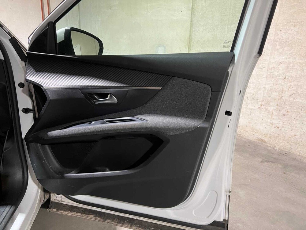 Peugeot 5008 1.2 PureTech Blue Lease Executive 131PS 2020, G-076-XH