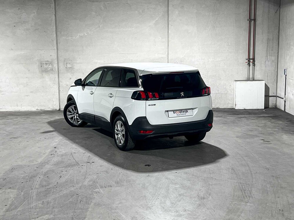 Peugeot 5008 1.2 PureTech Blue Lease Executive 131PS 2020, G-076-XH