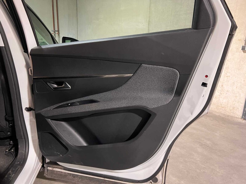 Peugeot 5008 1.2 PureTech Blue Lease Executive 131PS 2020, G-076-XH